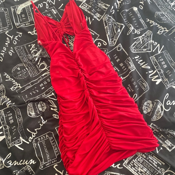 Red party dress - Picture 1 of 5